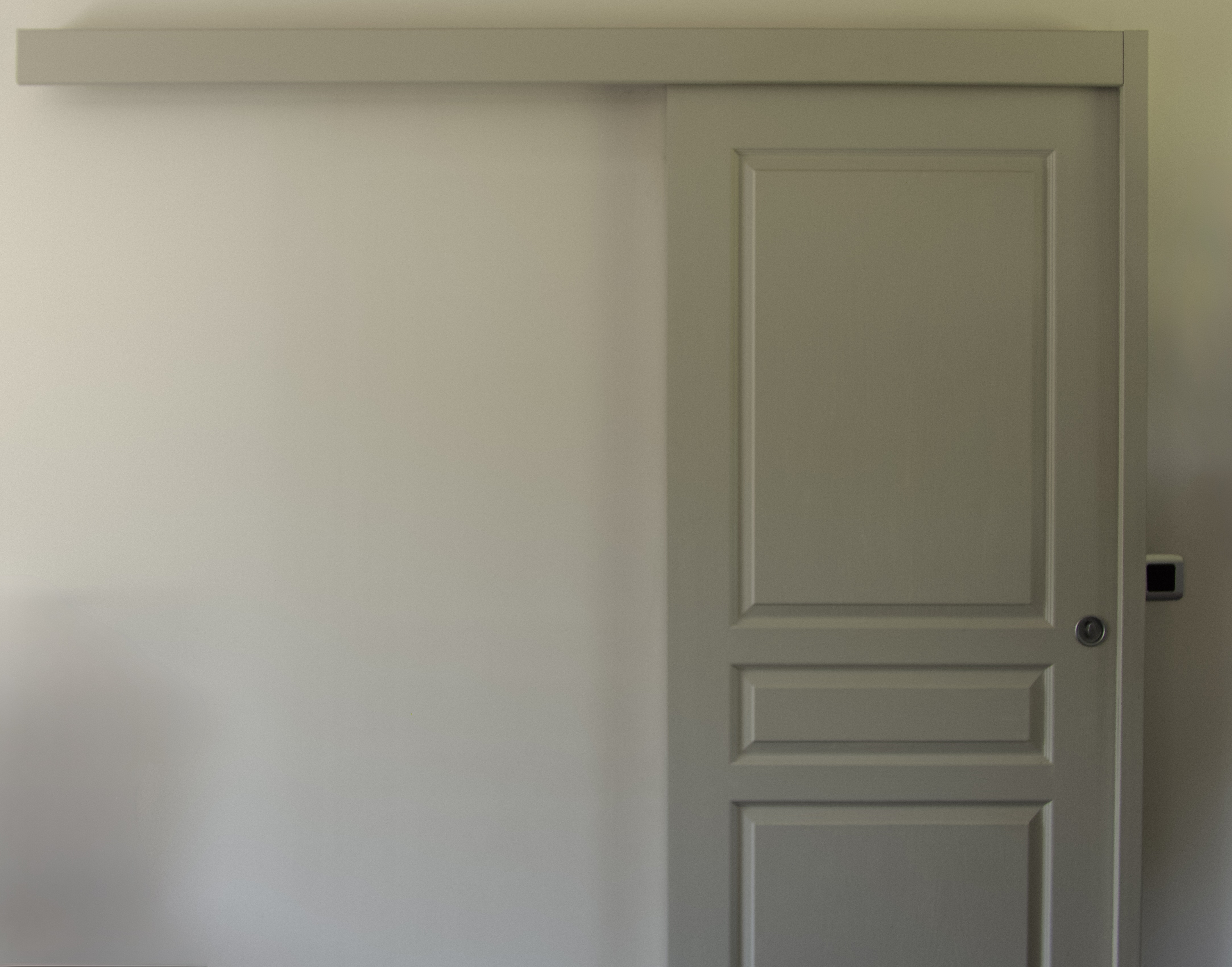 Pose serrure porte intérieure – Angelu Serrurerie